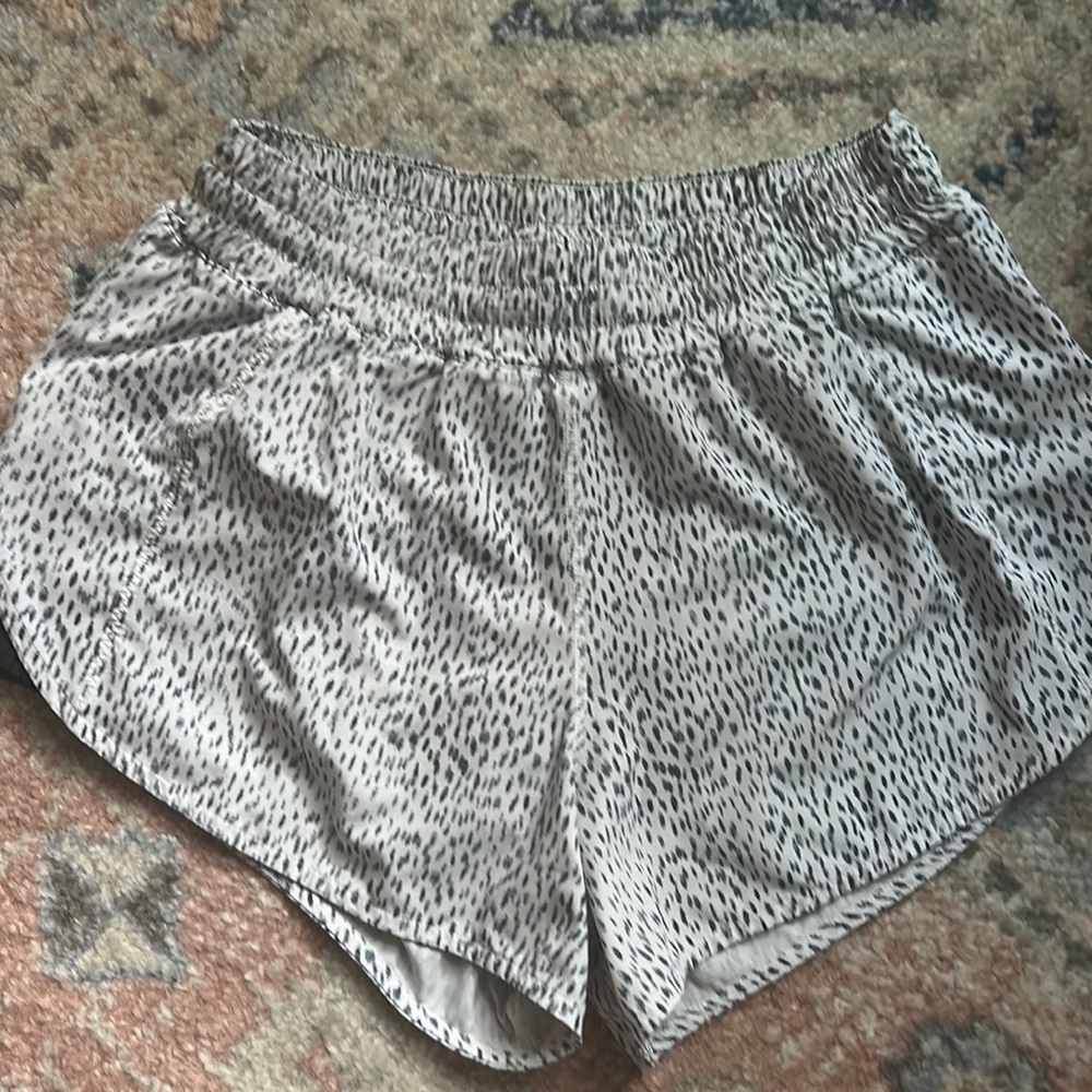 Lululemon speckled shorts